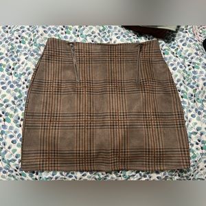 Plaid skirt - size medium